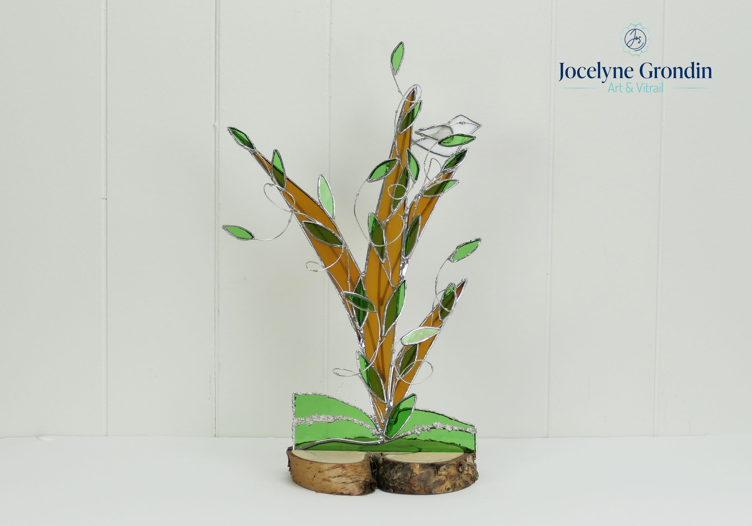 Arbre en vitrail 3D sur socle de bois et oiseau no 1883