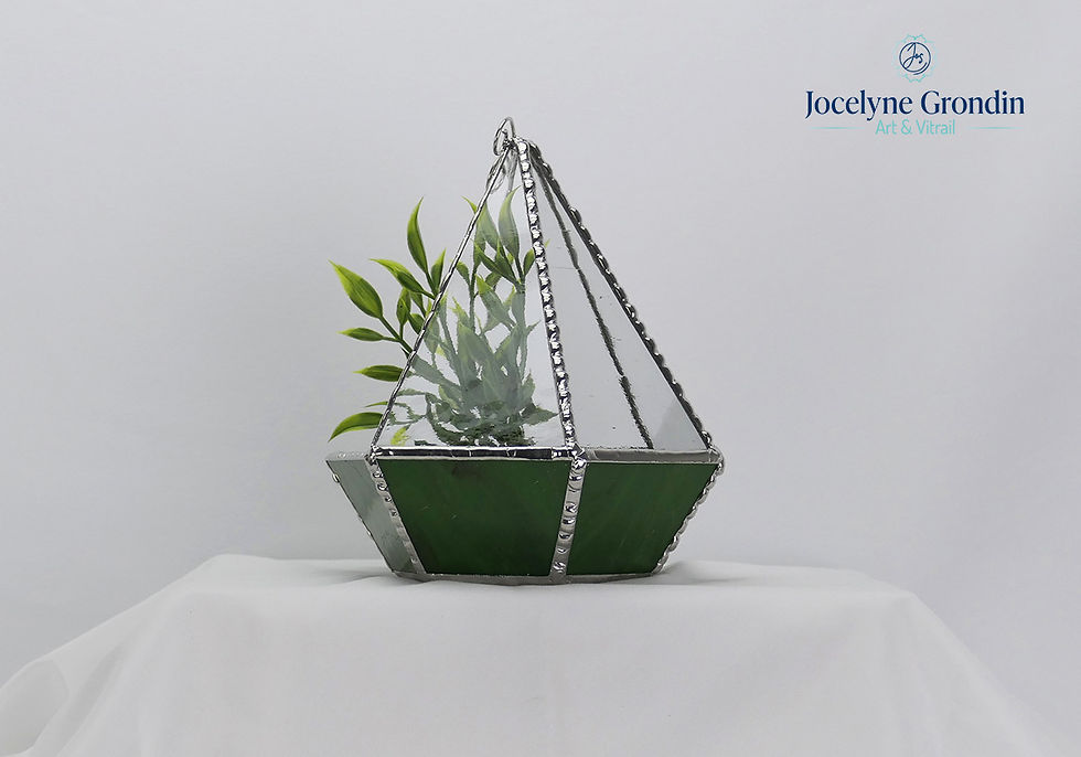 Terrarium en vitrail No 1809 par Jocelyne Grondin Arts & Vitrail