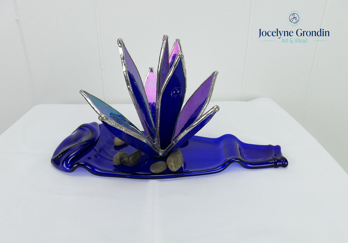 Succulente bleue et irisée en vitrail No 1888