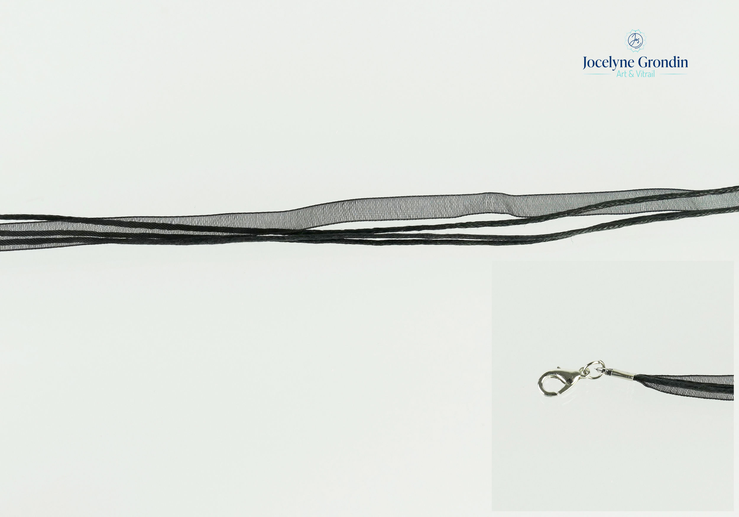 Ruban noir en organza No 1741 par Jocelyne Grondin Arts & Vitrail