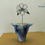 Miniature : Vase bleu No 1851 avec fleur par Jocelyne Grondin d'Arts & Vitrail