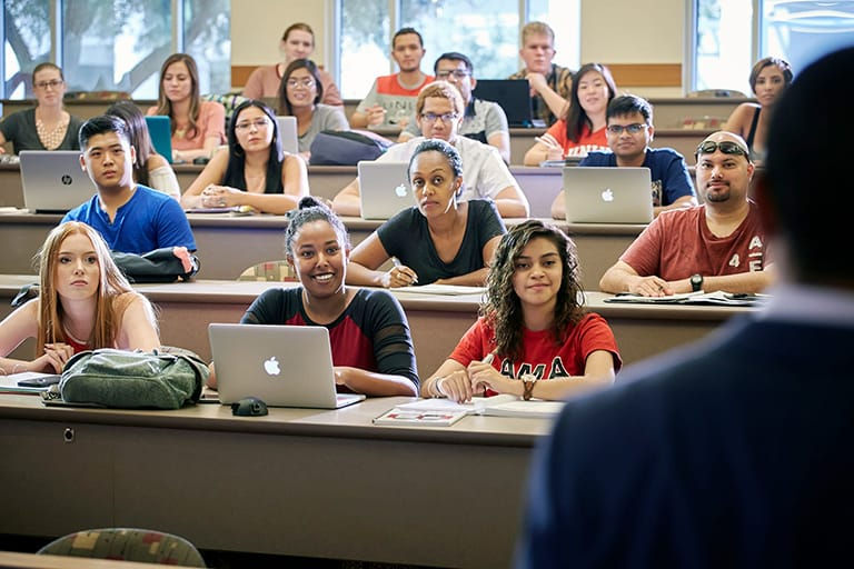 Students captivated by a good lecturer!