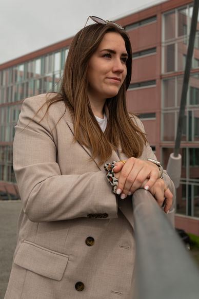 Portraitshooting in Aachen auf der Tivoli Brücke mit meiner Freundin