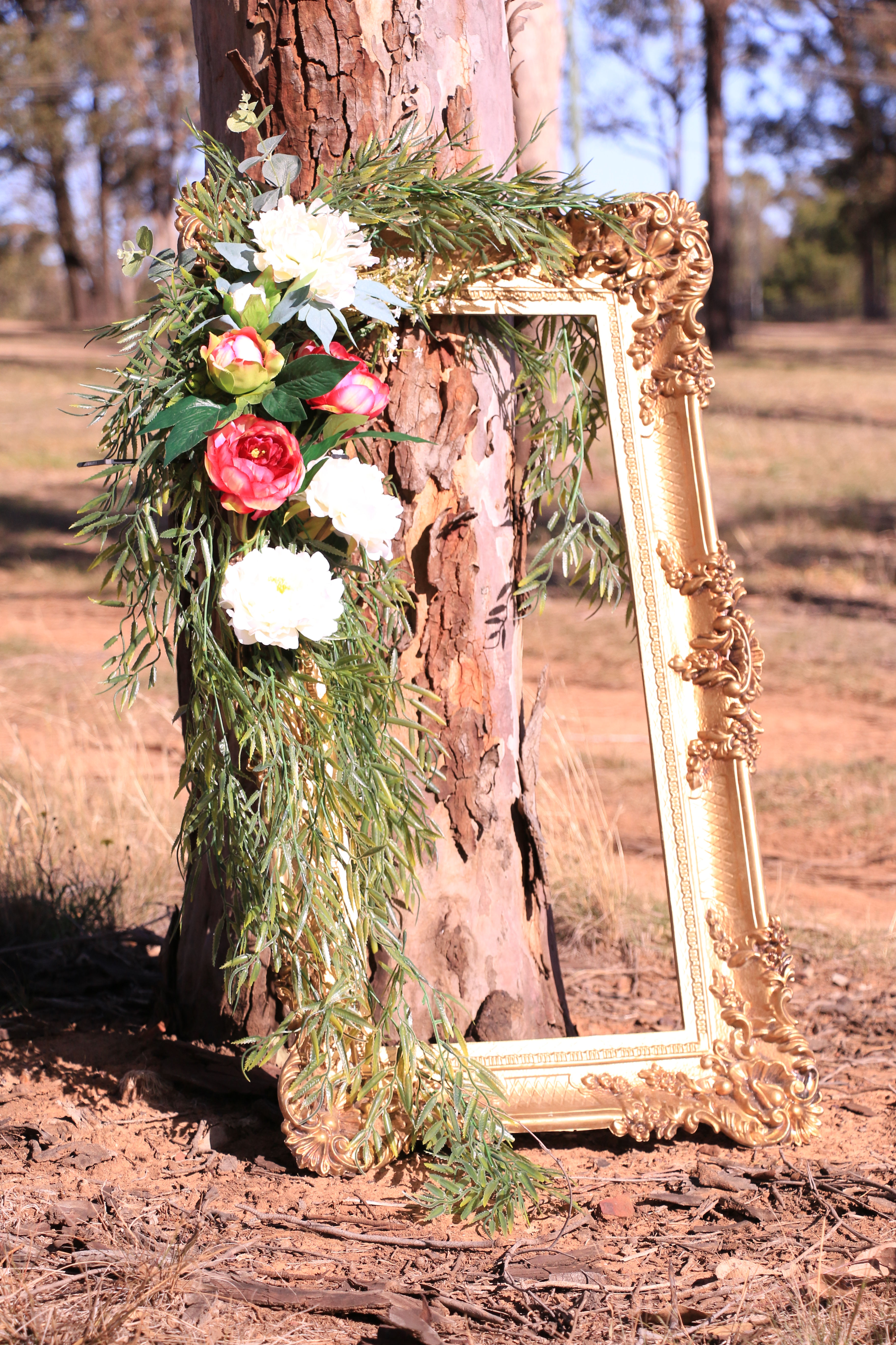 Gold Vintage Frame (80cm x 40 cm)
