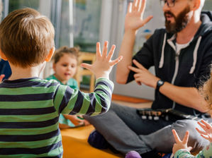 Kansas celebra a quienes cuidan el futuro: 9 de mayo declarado Día de Apreciación a Proveedores de Cuidado Infantil
