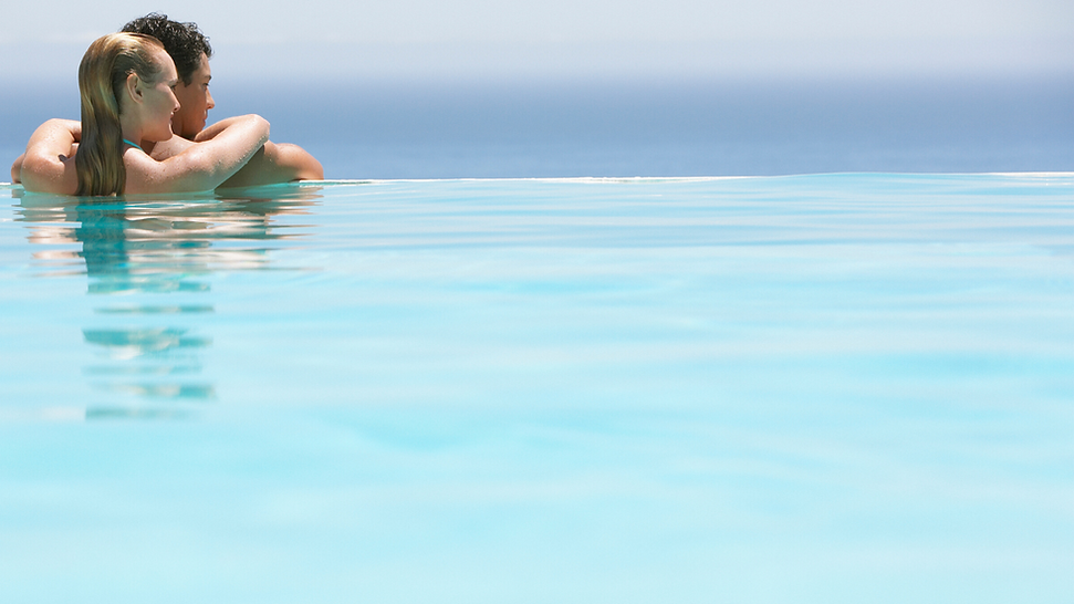 Piscina a sfioro