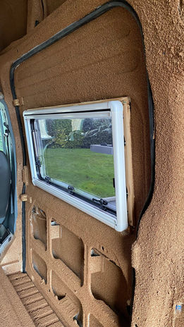 fourgon isolé au liège projeté