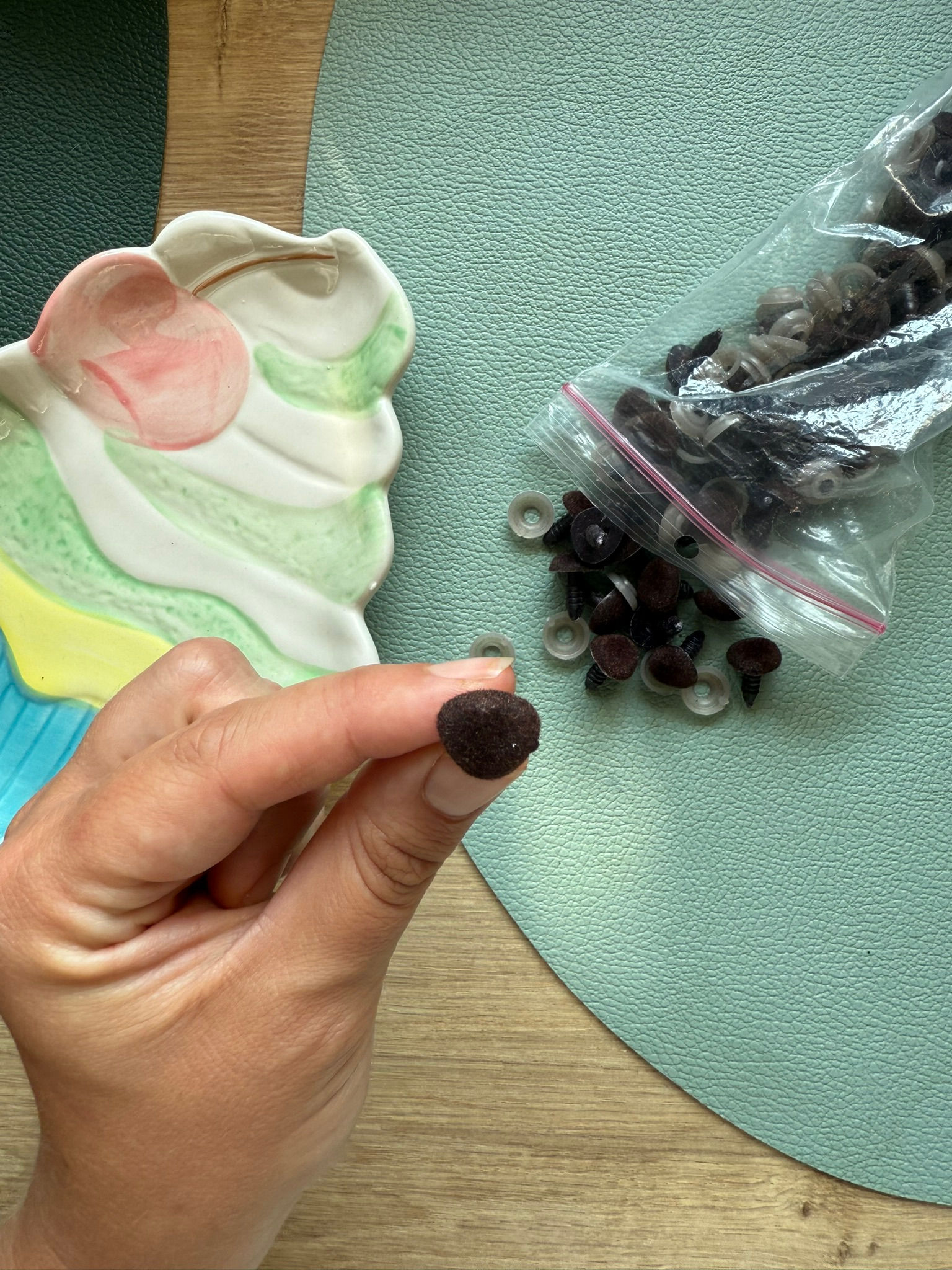 Truffe marron duveteuse 15cm – Pour amigurumi chien arlequin