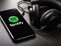 Een telefoon met Spotify