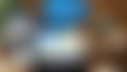 Laptop met poppetjes van Salesforce