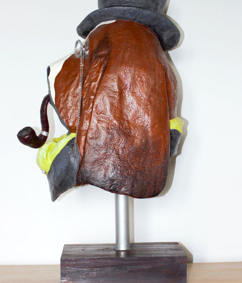 statue de chien en papier mache