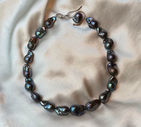 Pearl braclet.jpeg