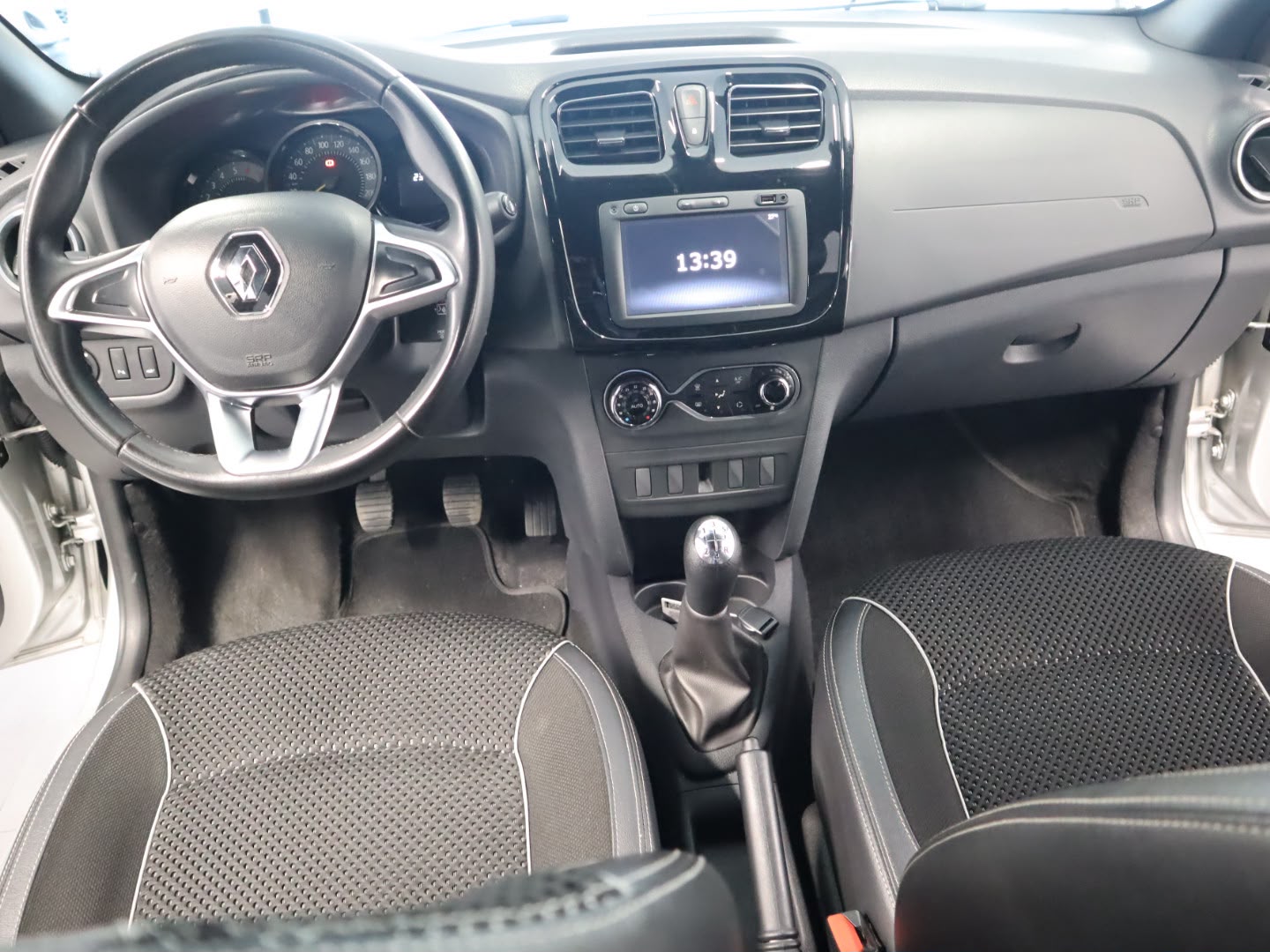 RENAULT SANDERO ZEN 2024