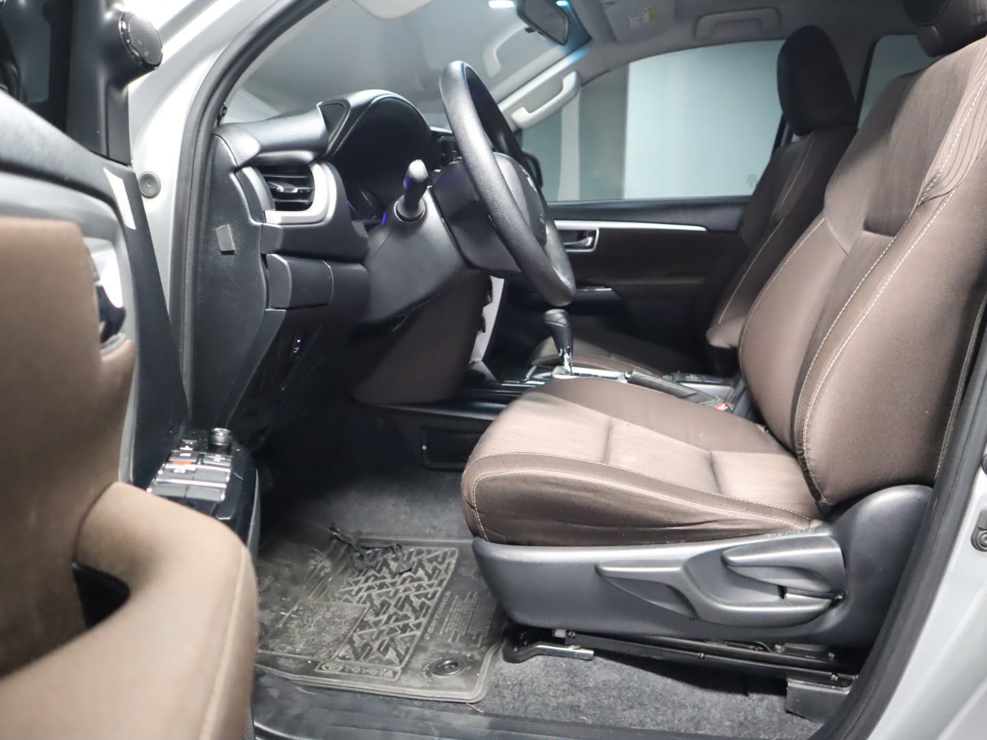 TOYOTA FORTUNER STREET 2020