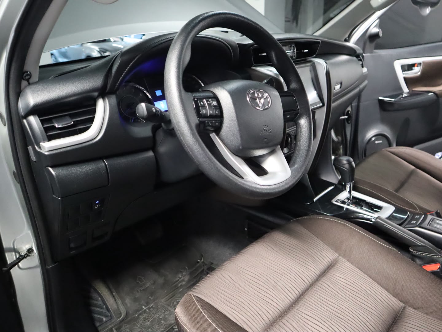 TOYOTA FORTUNER STREET 2020