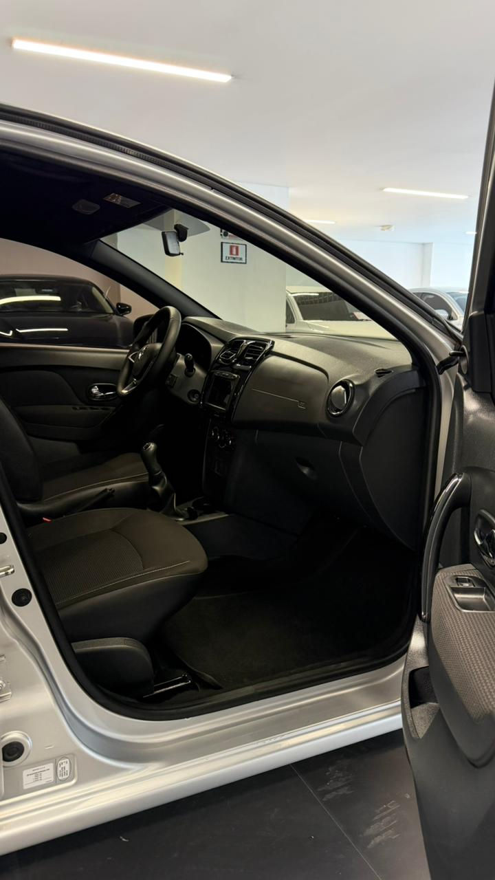 Miniatura: RENAULT LOGAN LIFE + PLUS MT