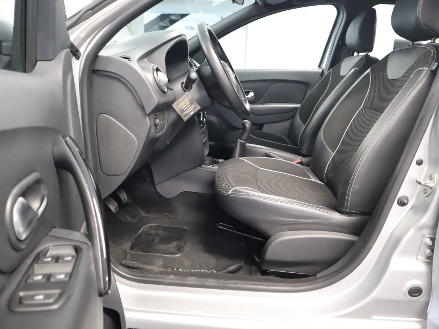 RENAULT SANDERO ZEN 2024