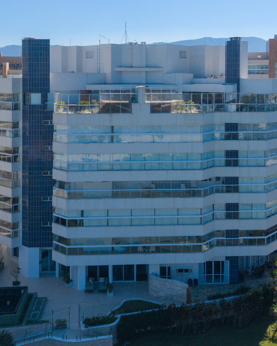 Fachada do Edifício Mare Azurro, Módulo 07, Riviera de São Lourenço, Bertioga