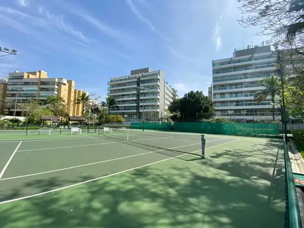 Quadra de tênis do clube compartilhado do Módulo 02