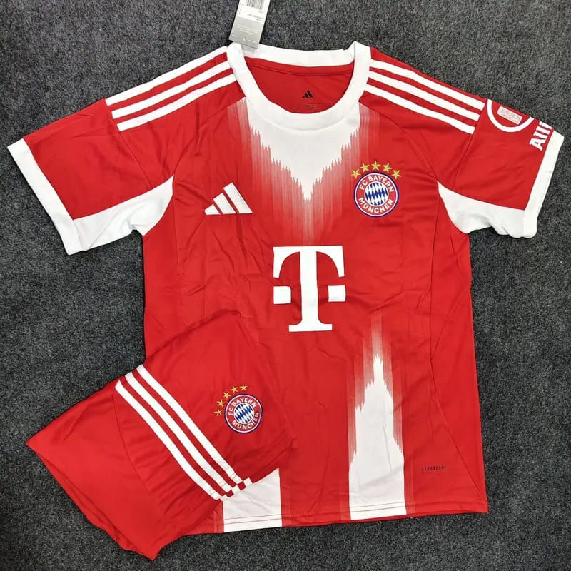 Bayern Home 25/26 Jersey with shorts