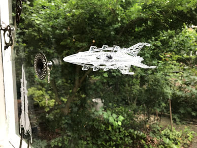 art object karton kunst go the kunststof on ruimtelijk space reizen raket avontuur plastic travel miniatuur onderweg kunstvoorwerp adventure ruimteschip cardboard spaceship rocket submarine magneten miniature multiple onderzeeboot zeppelins blimps