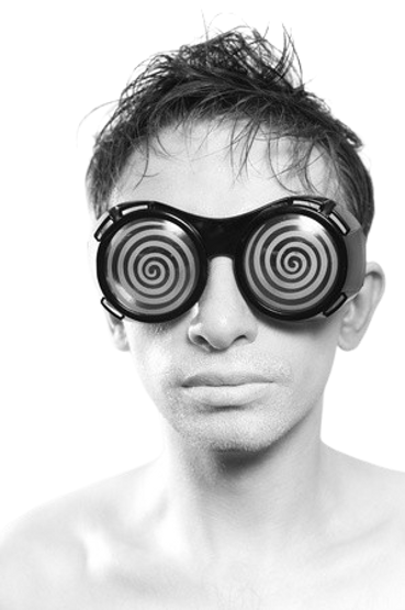 13845231-retrato-de-un-hombre-joven-de-piel-blanca-con-gafas-extrañas-removebg-preview.png