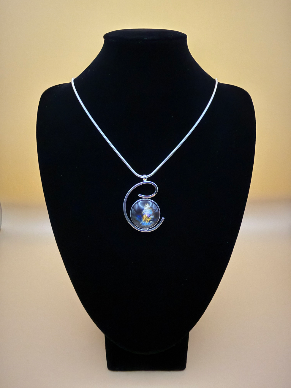 Thumbnail: Christmas Tree Necklace – Spiral