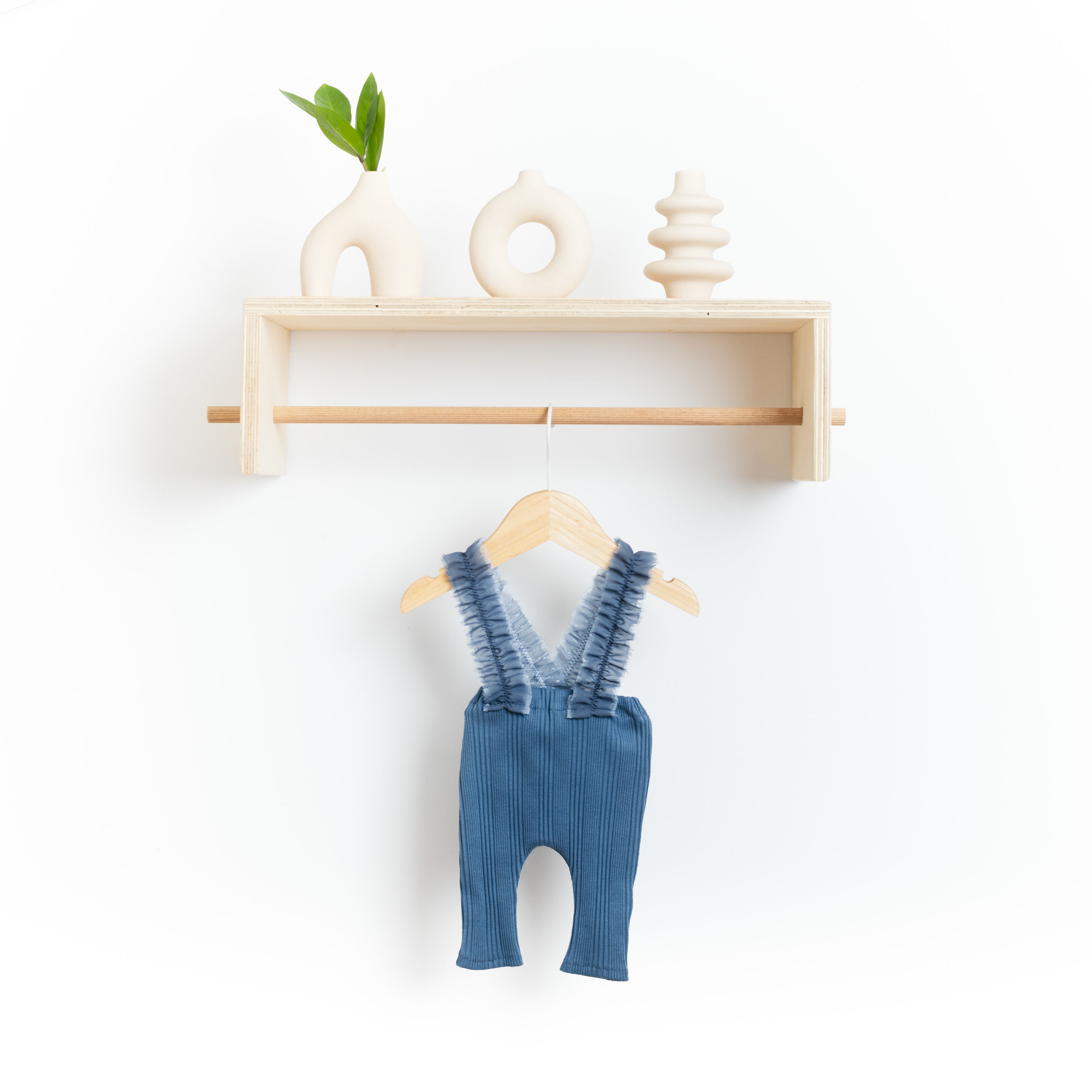 Джил - Фотографски Реквизит за Новородено Момиченце, Панталонки с Тиранти, Тъмен Деним