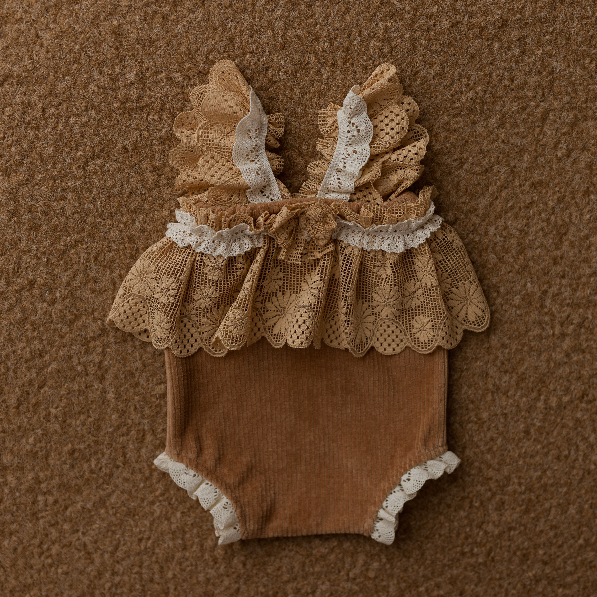 Carrie - Newborn Photo Prop, Caramel