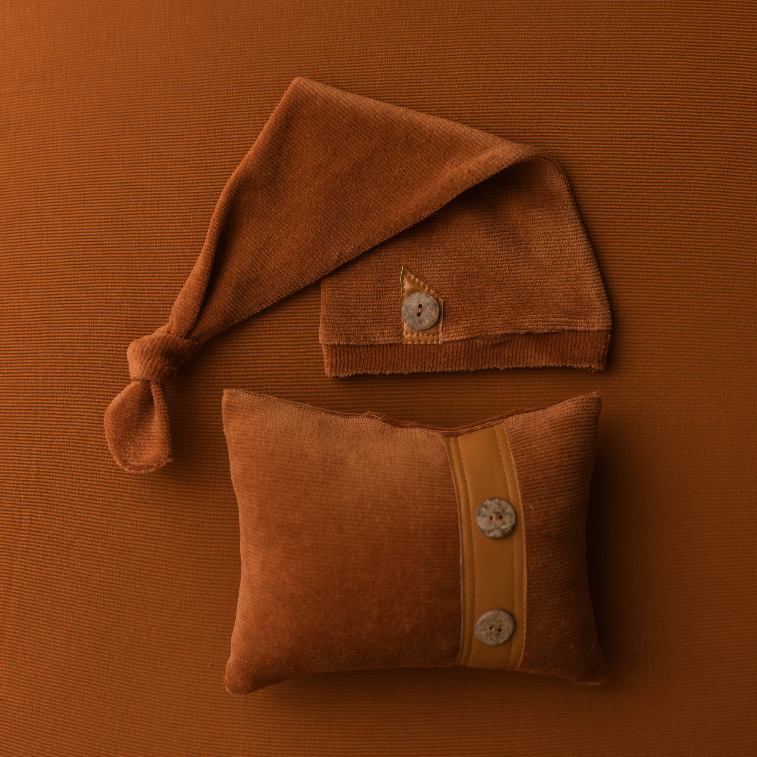SET Pillow and Hat - Newborn Photo Prop, Cognac