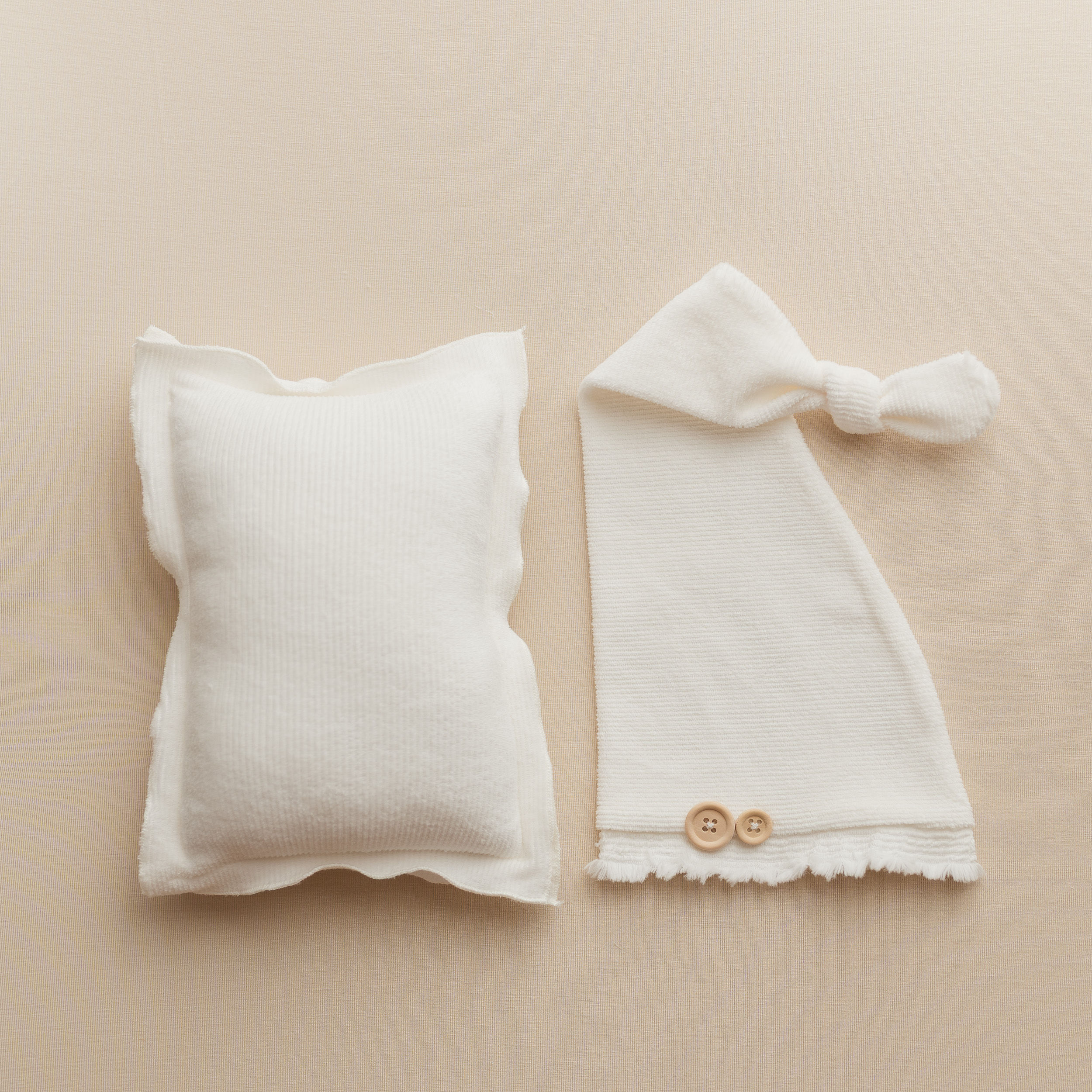 SET Pillow and Hat - Newborn Photo Prop, White