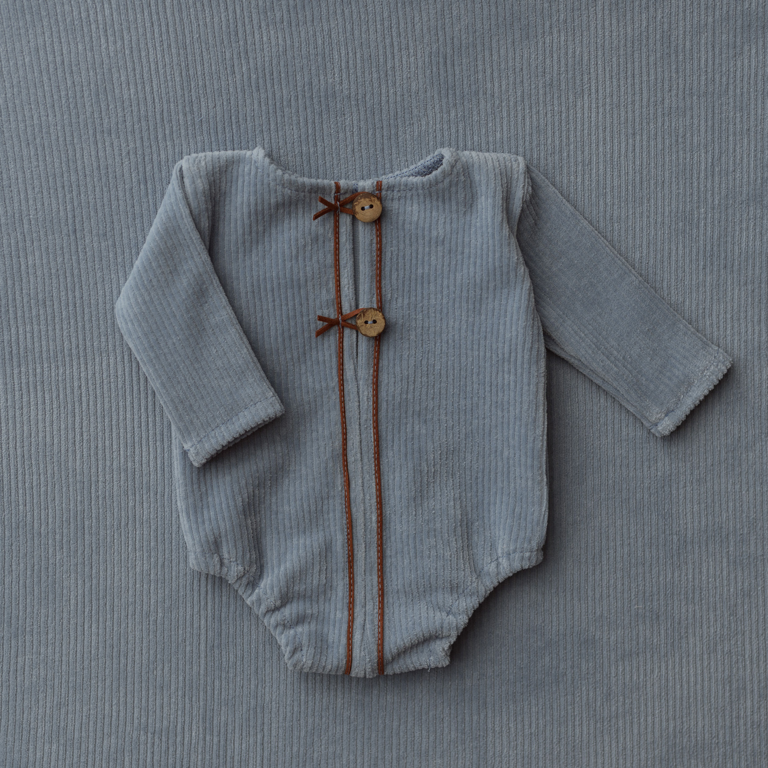 Carl - Newborn Photo Prop Boy Romper, Light Jeans