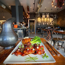 Hot-Honey-Wings-in-Restaurant.JPEG