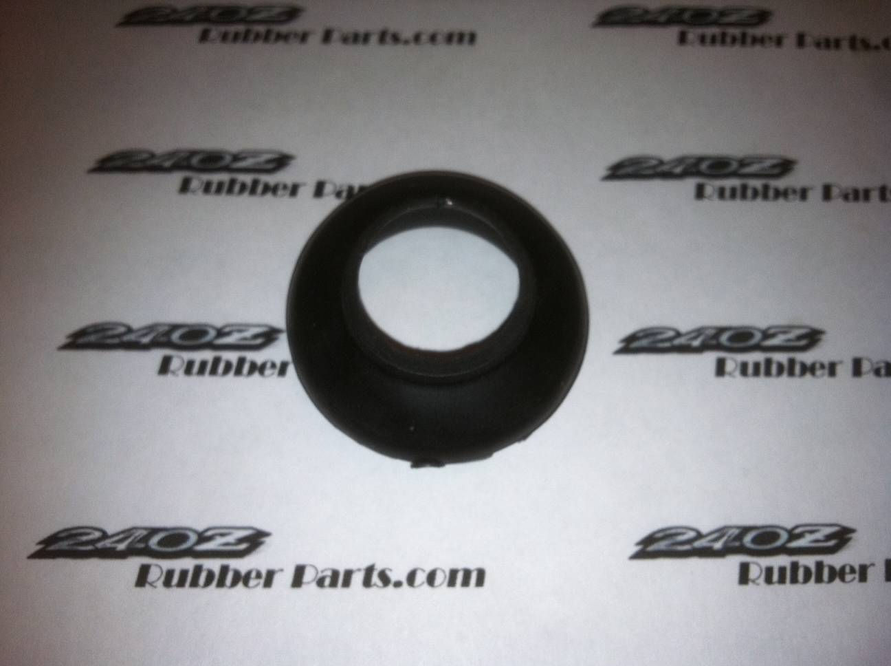 NEW  240z heater hose grommet set