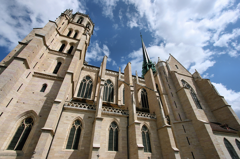 Cathédrale Saint-Bénigne de Dijon, architecture gothique emblématique du centre historique.