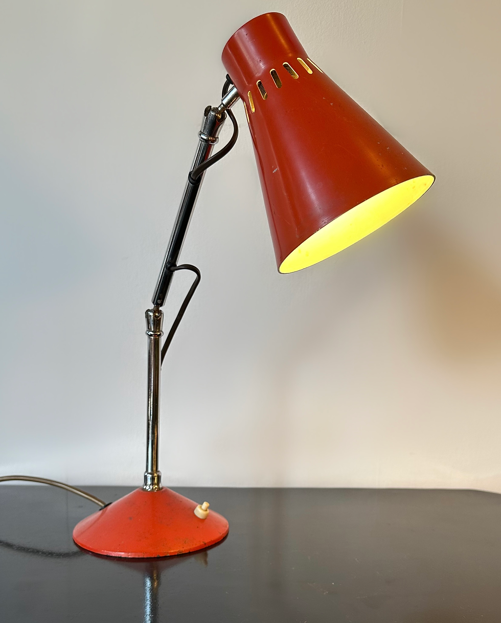 Mid-century Red Pifco Knuckle Lamp, 1968