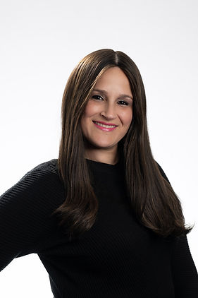 Ariella Neuman Headshot.jpg