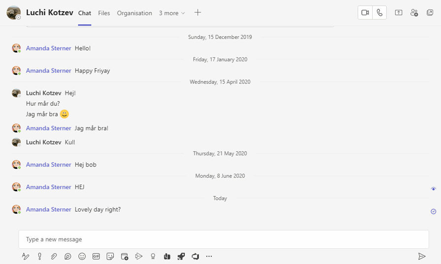 Compact versus comfy chat density mode in Microsoft Teams