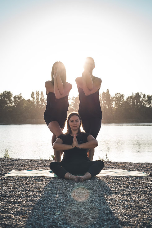 kuna-yoga-vertical.jpeg