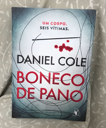 Resenha do LIVRO BONECO DE PANO – DANIEL COLE