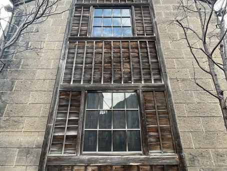 大正硝子の建物