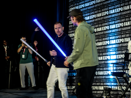 Ewan McGregor and Hayden Christensen take Fan Expo Chicago!