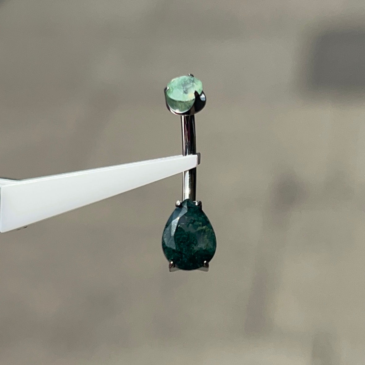 Moss Agate Navel Curve
