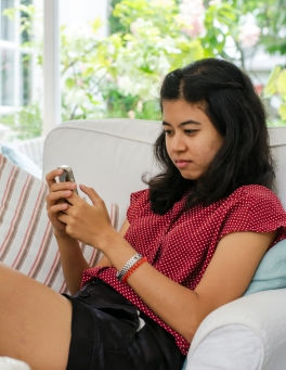 The Pros and Cons of Social Media for Kids and Teens From a Teen Therapist