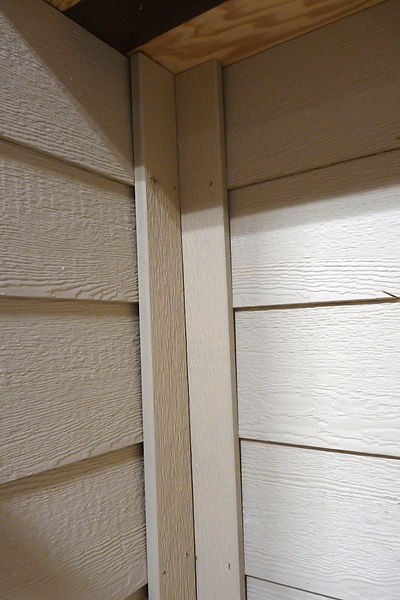 3.-Trim_overlaps_siding.jpg