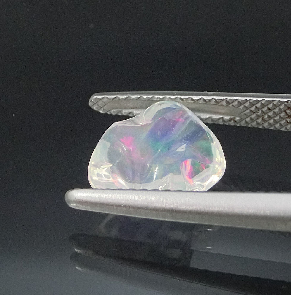 サムネイル： 七色の神秘！ウォーターオパール　1.87ct