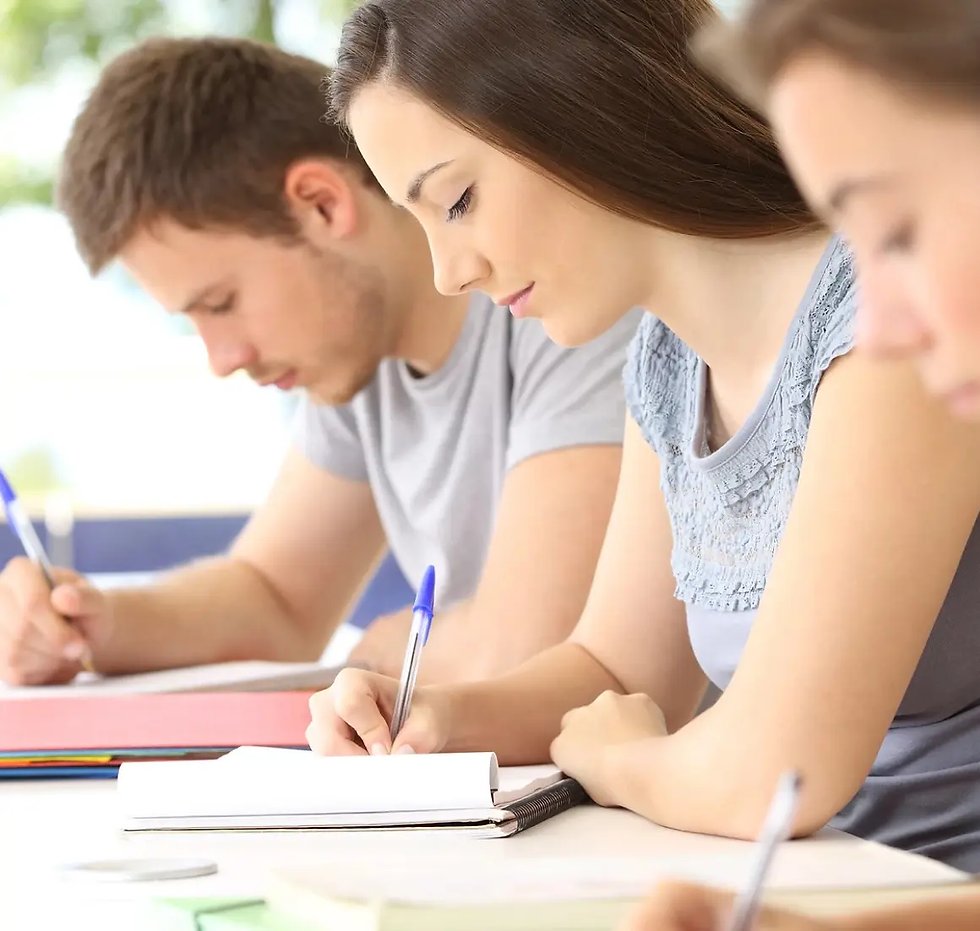 Stagiaires lors de l’examen