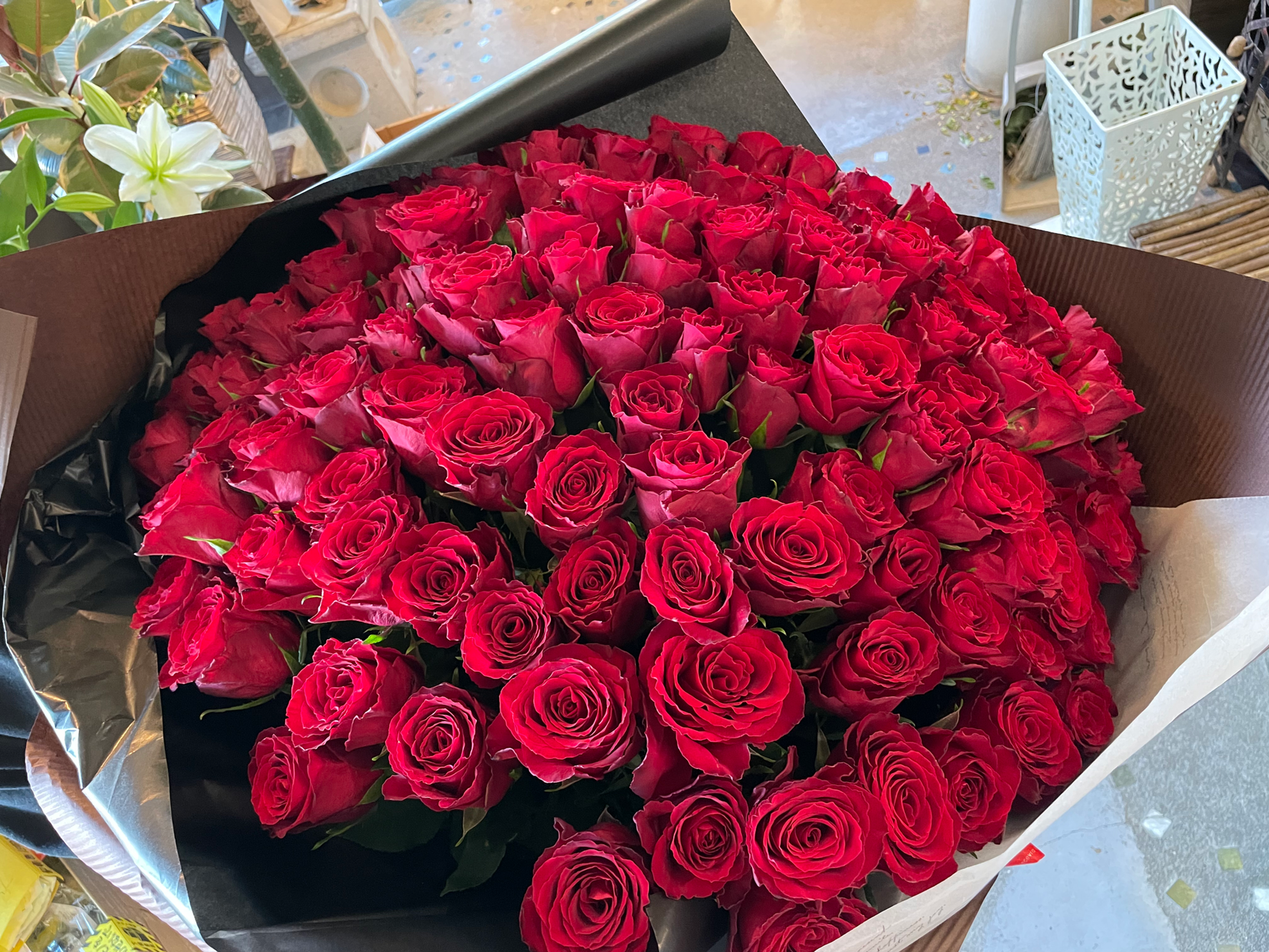 新婦サプライズ用99本のバラの花束　プロポーズ　バラの花束　９９本のバラ