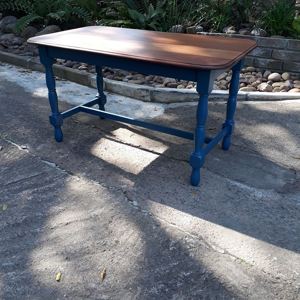 Thumbnail: Farm style kitchen Table