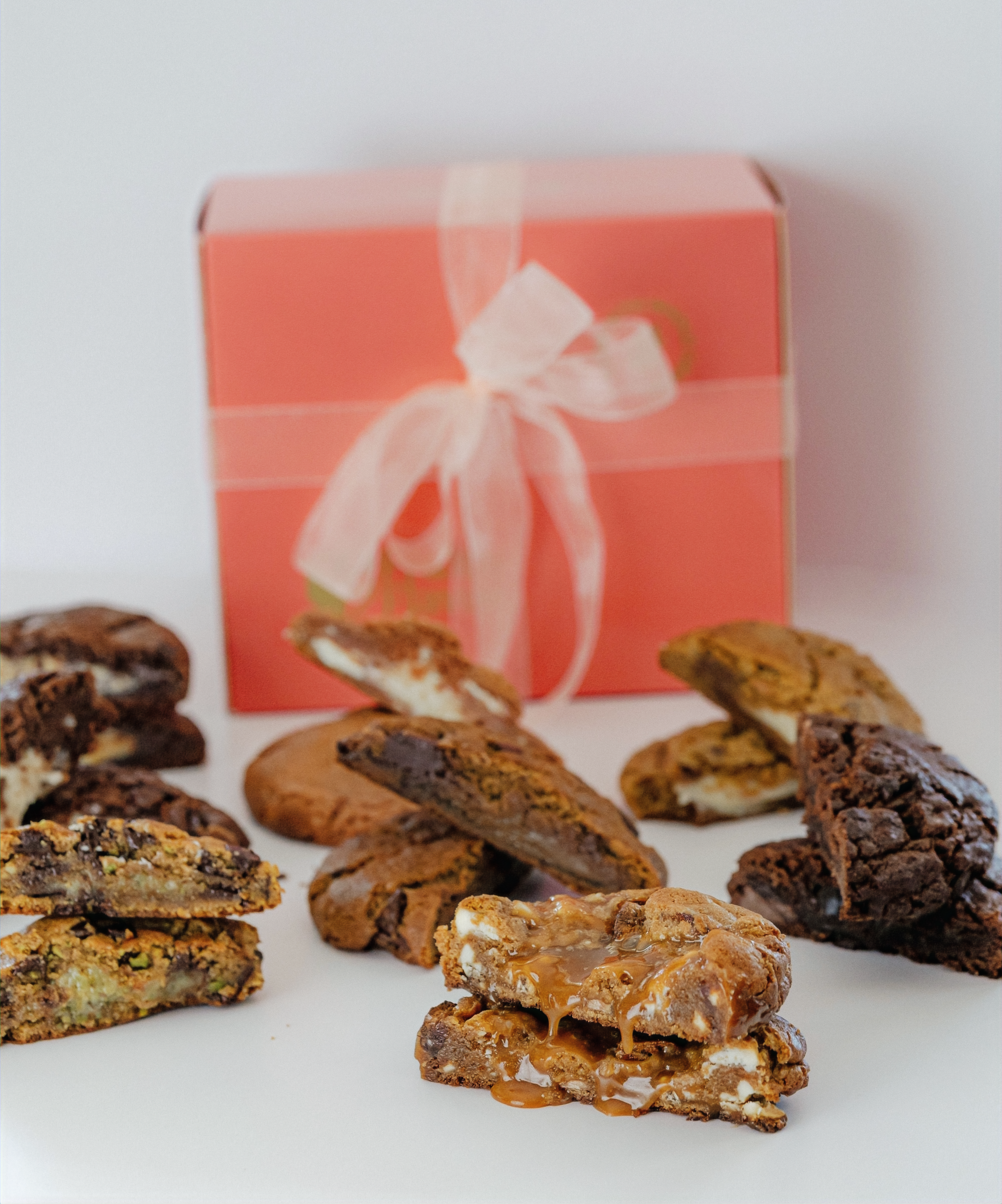 Cookie Gift Box • 8 assorted gourmet cookies • 2 oz each